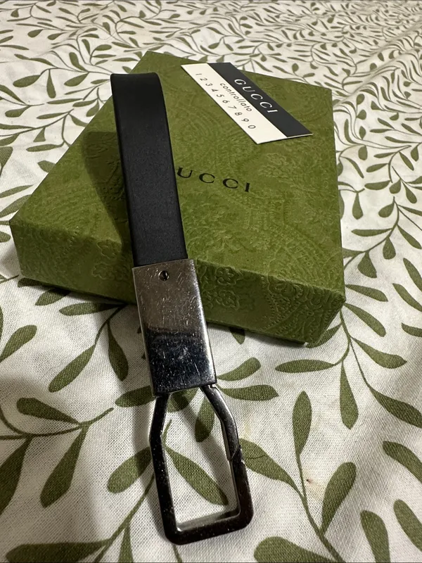 Gucci Dark Grey Rubber Key Fob with Silver Hardware - Image 5