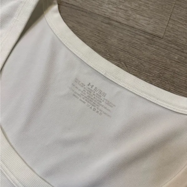 •UNDER ARMOUR• TANK TOP - Image 4