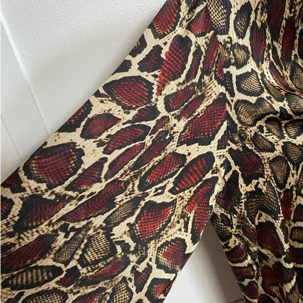 ZARA WMN'S Animal Print‎ Shirt Flowy V-neck Top Blouse S NWOT - Image 11
