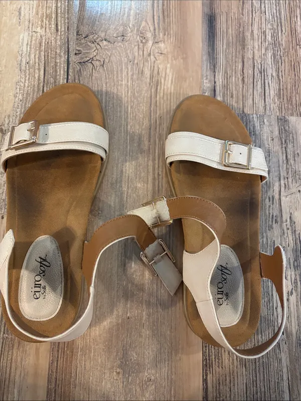 Eurosoft Gilana Cream Colored Sandals - Size 9M - Image 5