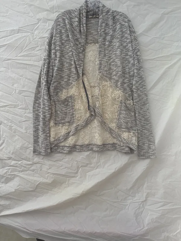 Miss Me 90’s Y2K Gray and Cream Textured Lace Knit Cardigan - Image 2