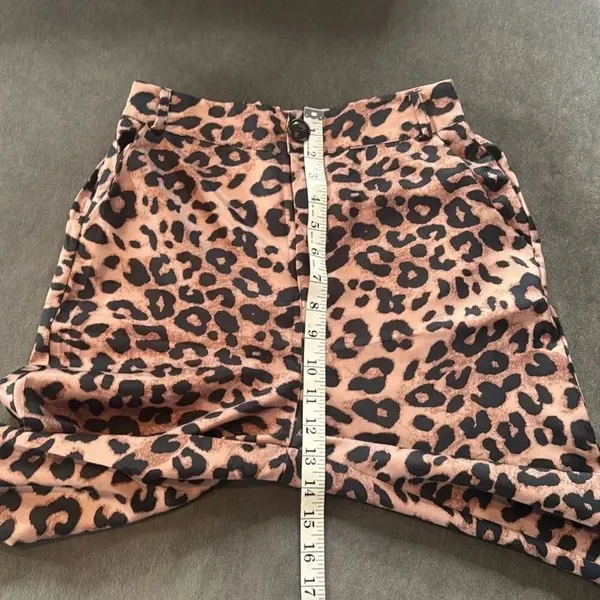 Women’s Lightweight Leopard Print 2 Piece Pant Suit Set Size M NEW - Image 11