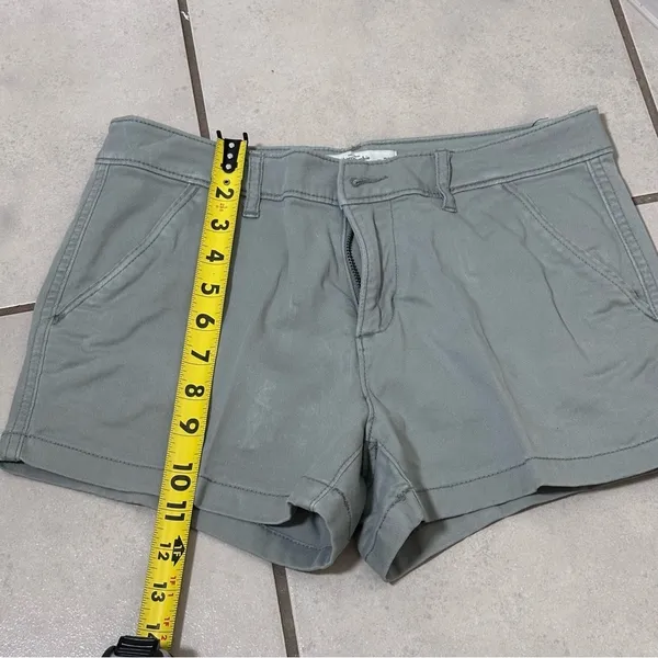 Abercrombie & Fitch Women‎ Casual Gray Shorts size 2 - Image 6