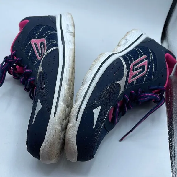 Sketchers size 9.5 Goga mat shoes. - Image 3