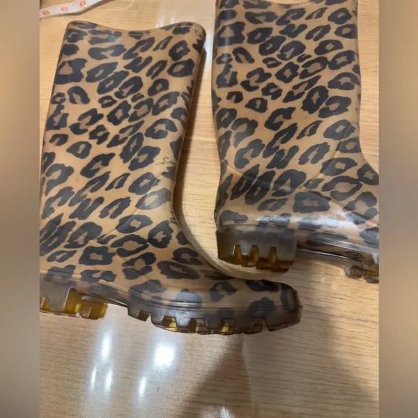 Coach Leopard Print Rubber Rain Boots Size 7 - Image 3