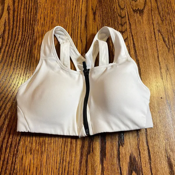 Nike DRI-FIT Shape Women's High-Support Padded Zip-Front Sports Bra CN3718-100 - Image 4