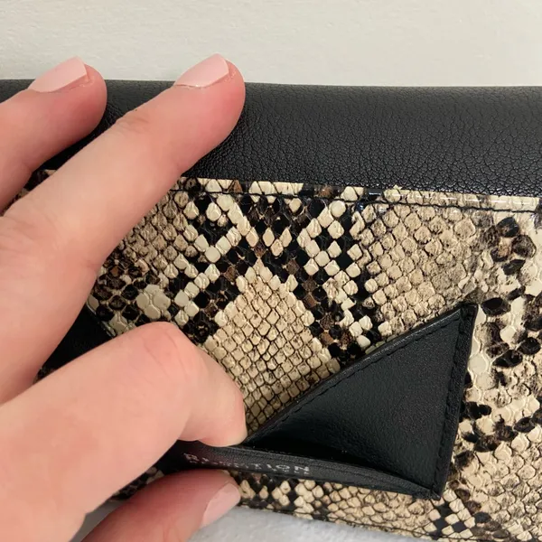 REACTION Kenneth Cole reptile print black magnetic crossbody small purse‎ bag - Image 4