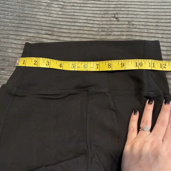 Alo Yoga Moto Leggings High Waisted Black Glossy Patent Ribbed Yoga Pants Small - Image 9