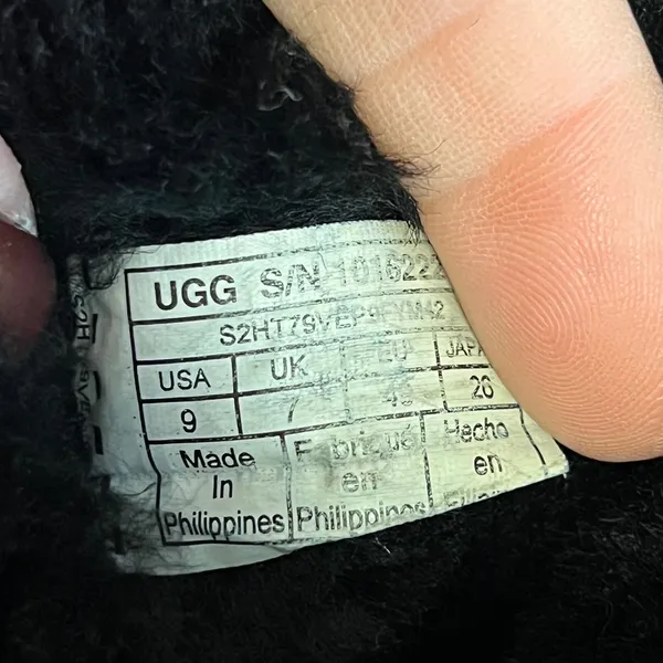 UGG Classic Ultra Mini Ankle Boots Black Suede Sheepskin Lined Women's‎ Size 9 - Image 6