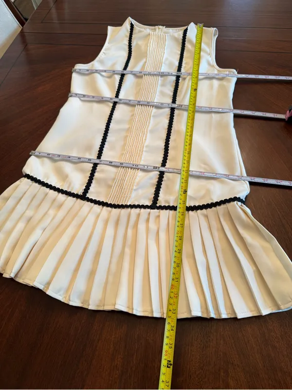 Retro Style Cream and Black Pleated Shift Dress - Image 6