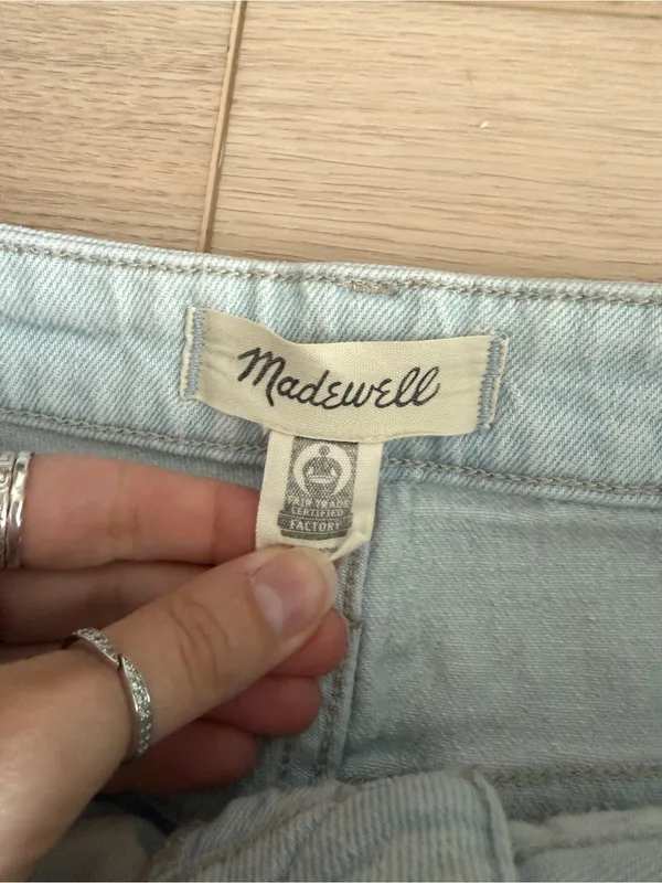 Madewell Curvy Perfect Light Wash Jeans - Image 4