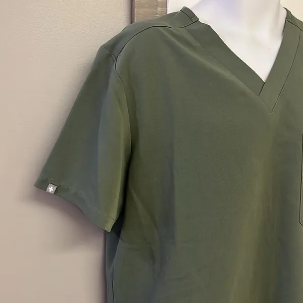 FIGS Technical Collection Olive Short Sleeve PO1644 Medical Scrub Shirt- Large - Image 5