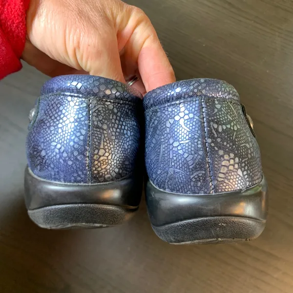 Alegria PG Lite Womens‎ Blue Metallic Lace Print Leather Slip On Clogs 40 READ - Image 9