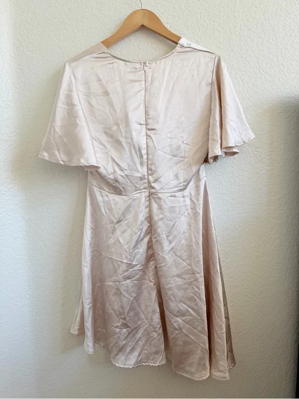 Selfie Leslie Champagne White Short Sleeve Mini Dress Asymmetrical Cowl Neck L - Image 6