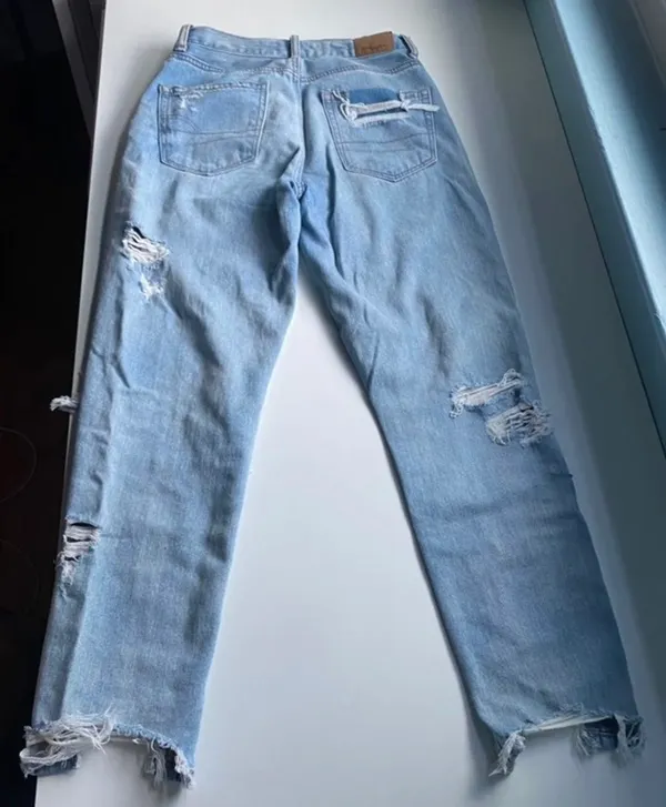 American Eagle distressed mom jeans - Image 4