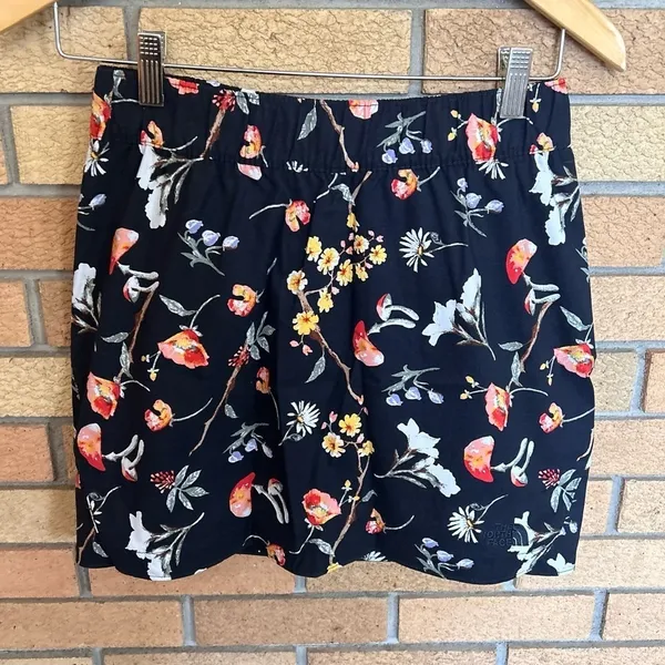 The North Face Floral Sprinted Athletic Nylon Blend Skort Size Small - Image 2