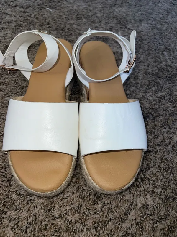 Flat shoes Size 8 - Image 2