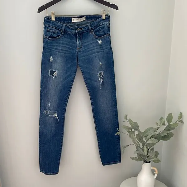 Abercrombie and Fitch Denim Jeans. Size 4R Distressed, medium wash‎ - Image 7
