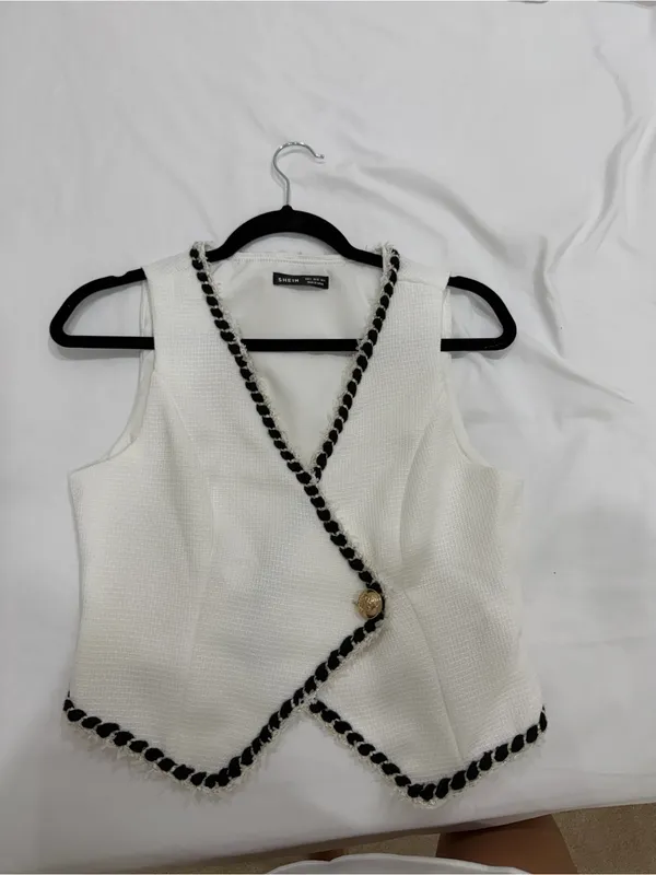 SHEIN White Textured V-Neck Sleeveless Vest with Black Braid Trim - Image 2