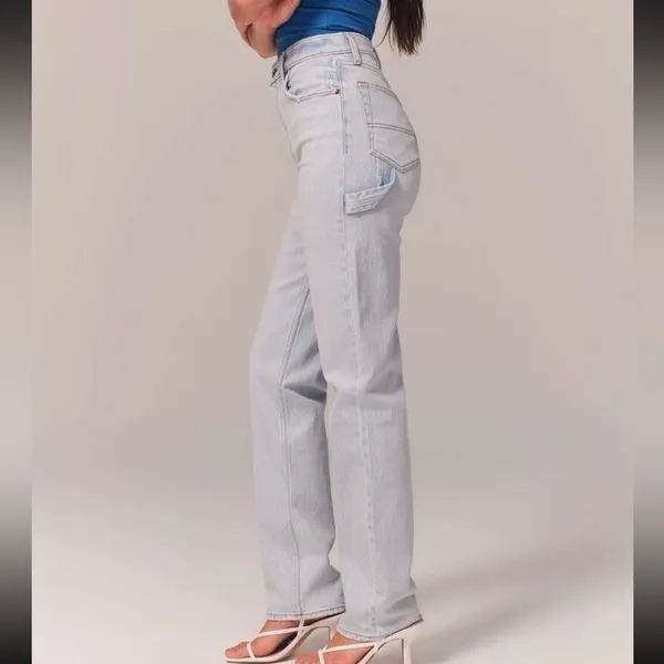 Abercrombie & Fitch The 90s Straight Ultra High Rise size 27 (4) very light wash - Image 2