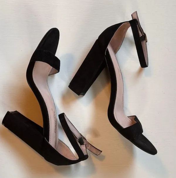 Black High Heel Strappy Ankle Shoes Sz 7 - Image 8