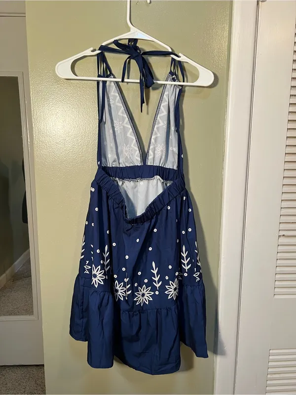 Women’s Sz Medium Floral Print Plunging Mini Dress Blue White Floral Halter Neck - Image 9