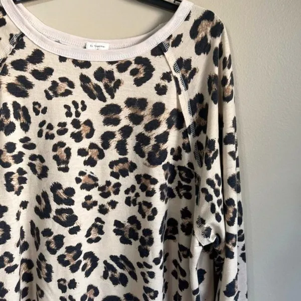 By Together Collection‎ large long sleeve top - Image 2