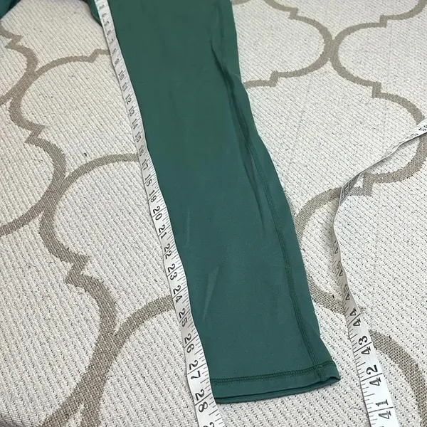 💚 Fabletics Motion 365 Boost PowerHold High-Waisted 7/8 Leggings - Image 5