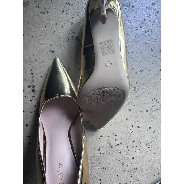 Elisabeth Hang Gold Pumps Heels Size 9.5 - Image 5