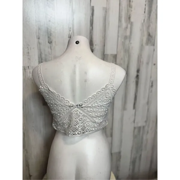 White laced crop top size medium - Image 4