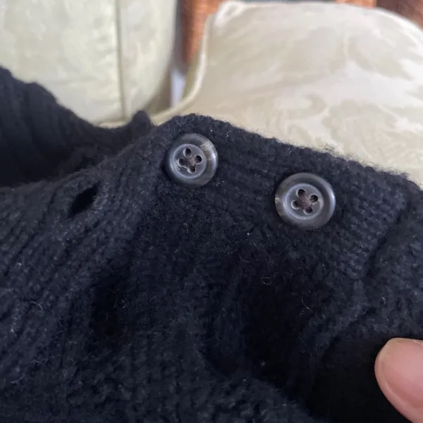 Beautiful Ralph Lauren cashmere and wool cable sweater with buttons at the neck - Image 2