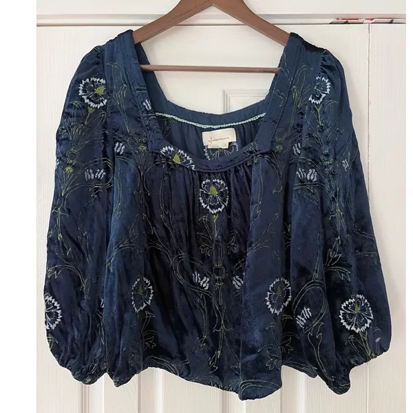 Anthropologie Navy Blue‎ Velvet Floral Embroidered Square Neck Blouse M - Image 4