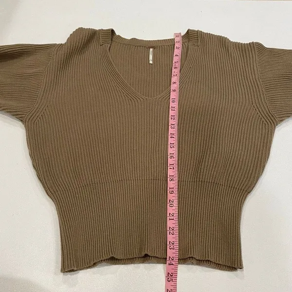 Free People Ribbed Knit V Neck Sweater XS Tan Fitted Cropped Boho - Image 6