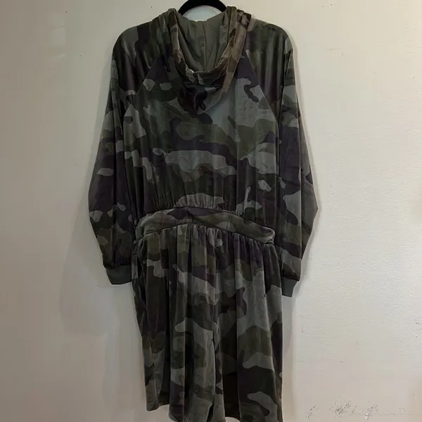 Ashley Stewart Romper.Size 14/16. Camo Velour Drawstring Hoodie Long SL Full Zip - Image 11