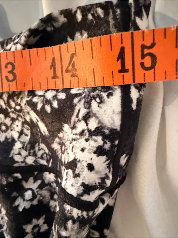 Aerie Offline Real Me Crossover Cut Out 7/8 Leggings Black White Floral Hi Rise - Image 5