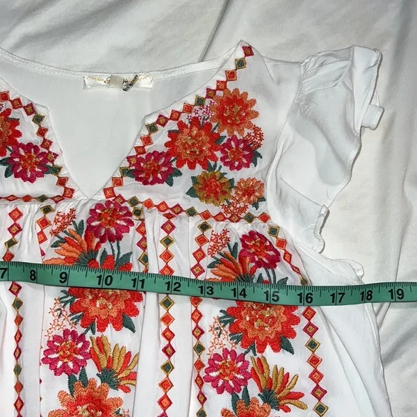 ANDREE by Unit womens SM Ivory White Embroidered dress vneck short sleeve lined - Image 7