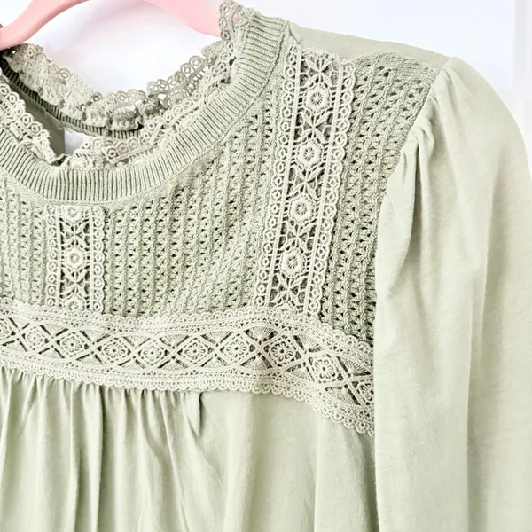 LOFT Olive Green Ruffle Lace Neck Top NWT Small - Image 4