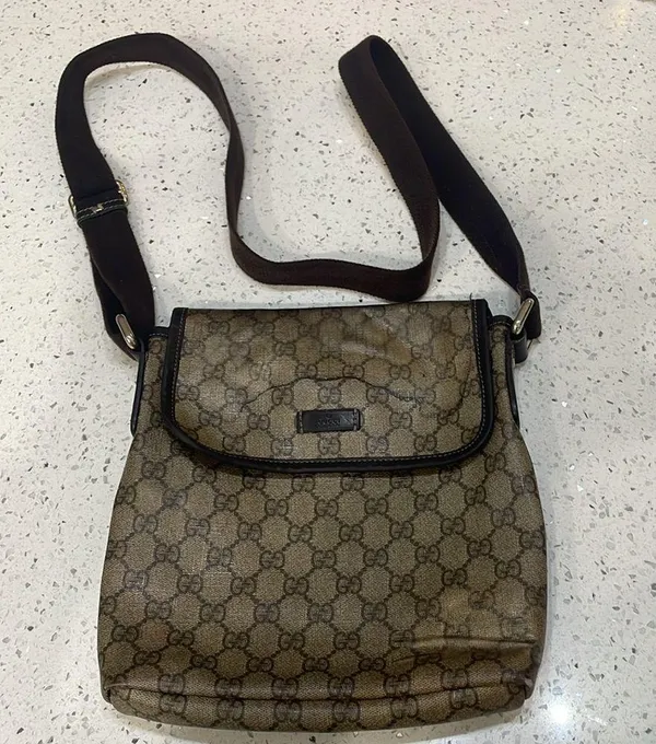 Vintage Gucci GG Supreme Monogram Small Crossbody Flap Bag - Image 3