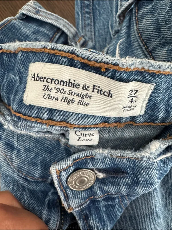 Abercrombie 90’s straight ultra high rise - Image 3