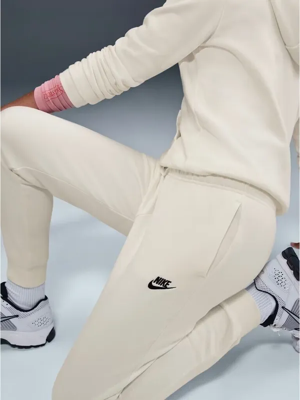 Nike Sportswear Club Fleece Mid-Rise Joggers NWT Sail/Black Medium - Image 2