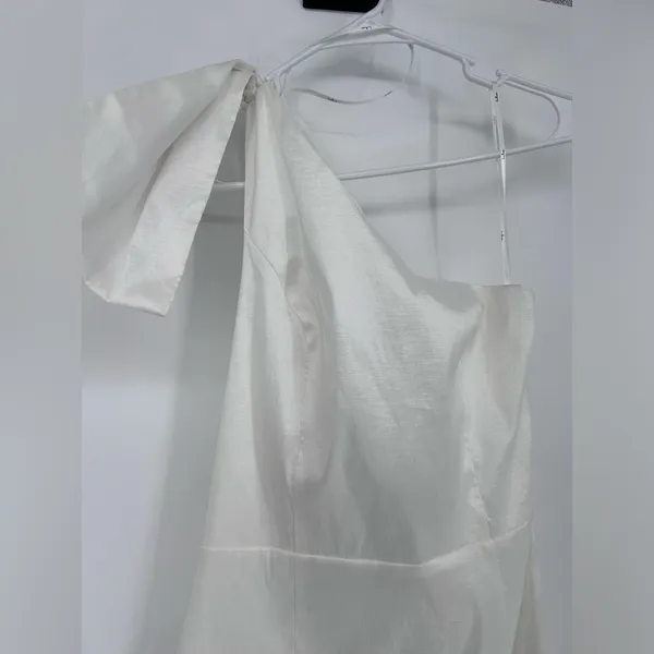 NWT Lulus Glorious Adoration White Taffeta One-Shoulder Bow Mini Dress - Image 5