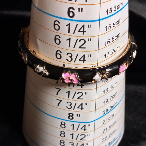 New Black enamel floral bangle bracelet with gold tone accents jewelry 7” - Image 4