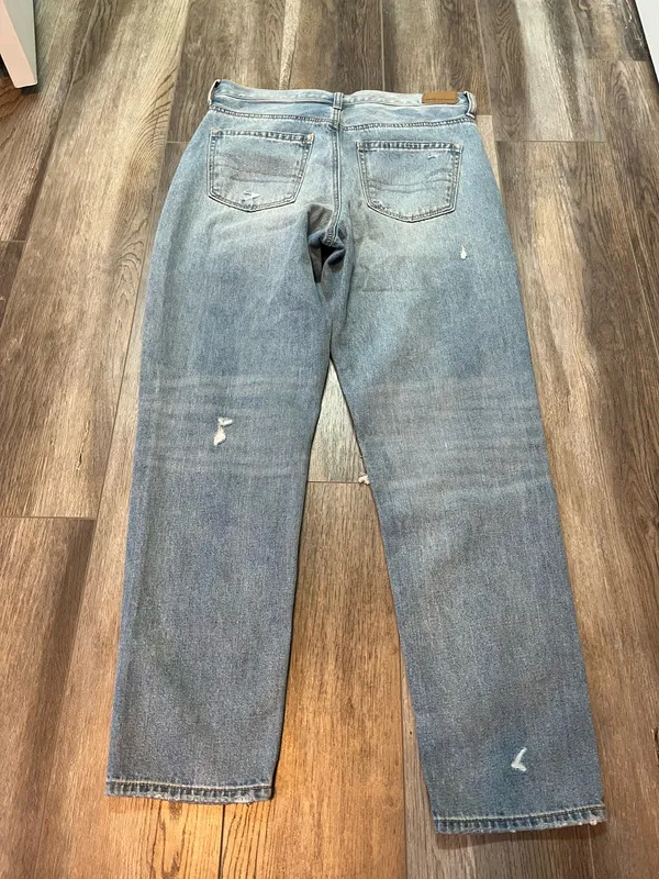 American Eagle Mom Jeans in Light Wash - Image 3