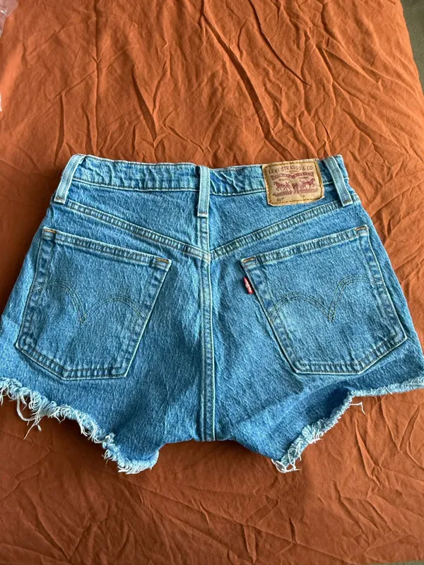 Levi’s 501 Shorts - Image 2