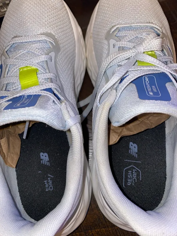 New Balance Fresh Foam Arishi 4 Women's Running Sneakers Size 9 - Image 16