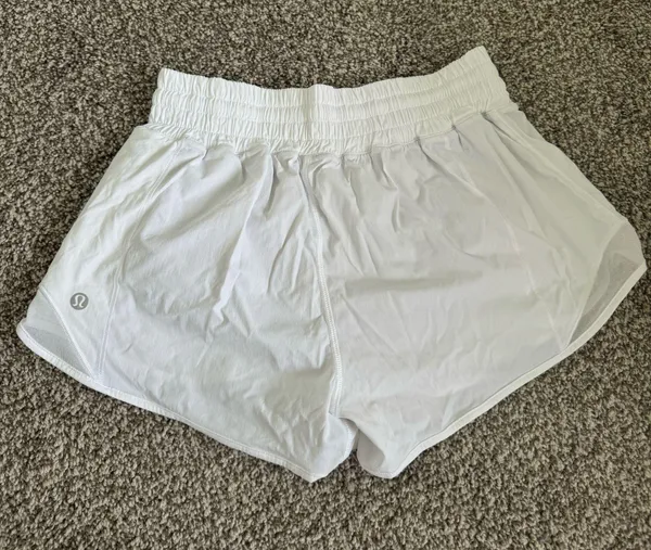 Lululemon Hotty Hot High-Rise Lined Short 2.5" - Image 4