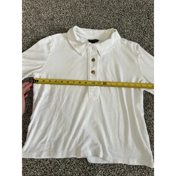Banana Republic white short-sleeve button henley shirt M - Image 6