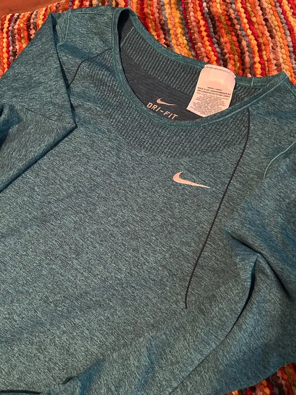 Nike Dri-Fit Women’s Long Sleeve Top Athletic small - Image 6