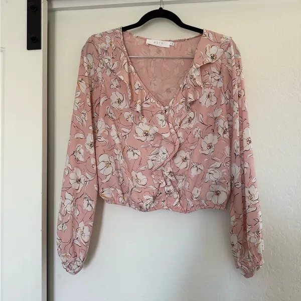 ASTR The Label Pink Floral Ruffle‎ Blouse Button Blush Going Out Business Casual - Image 2