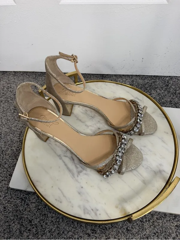 Jewel Badgley Mischka Sz 9W Gold Rhinestone Block Heel Sandals NWOT - Image 2